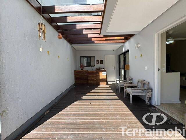 #677 - Casa para Venda em Garopaba - SC - 2