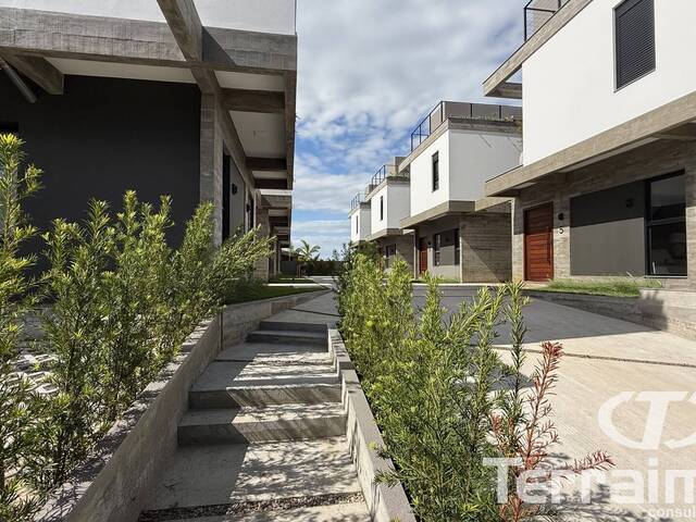 #693 - Casa para Venda em Garopaba - SC