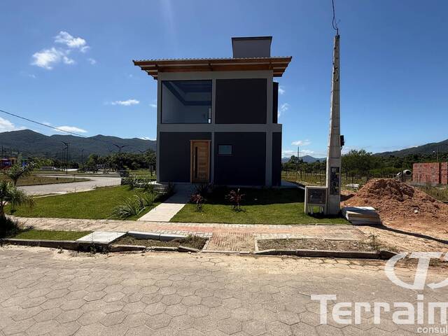 #747 - Casa para Venda em Garopaba - SC - 2