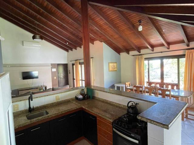 #816 - Apartamento para Locação em Garopaba - SC