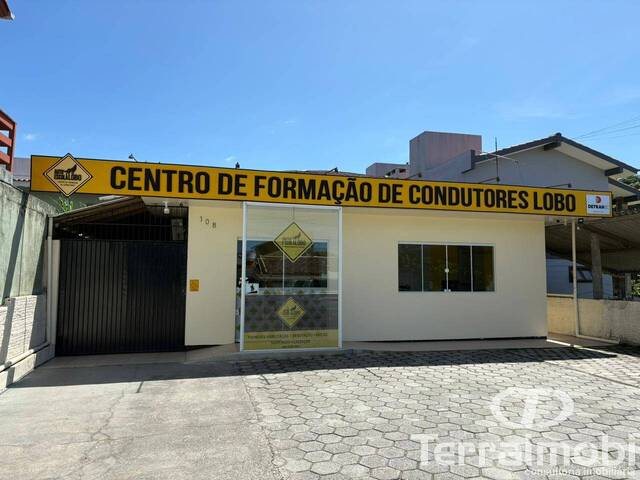 #888 - Sala para Locação em Garopaba - SC