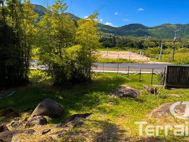 #923 - Terreno em condomínio para Venda em Garopaba - SC