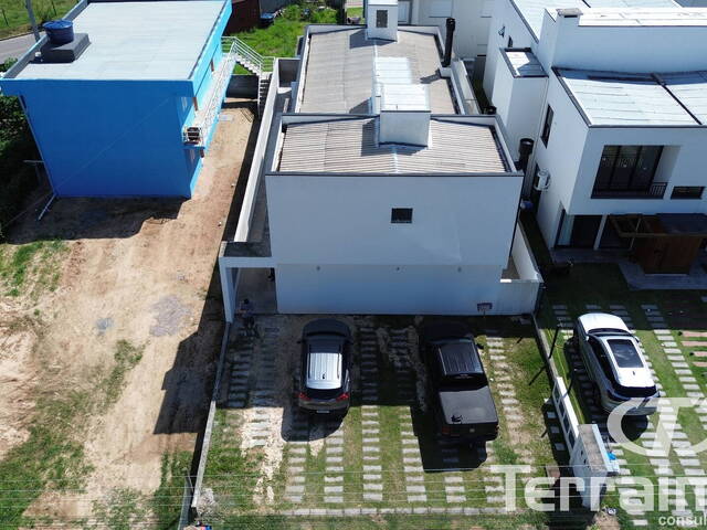 #931 - Apartamento para Venda em Garopaba - SC