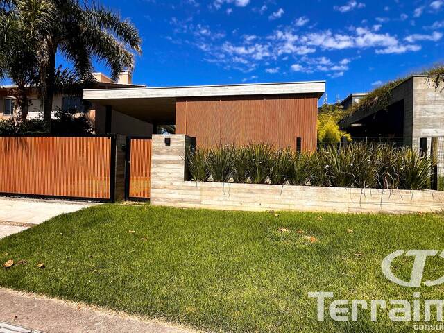 #932 - Casa para Venda em Garopaba - SC