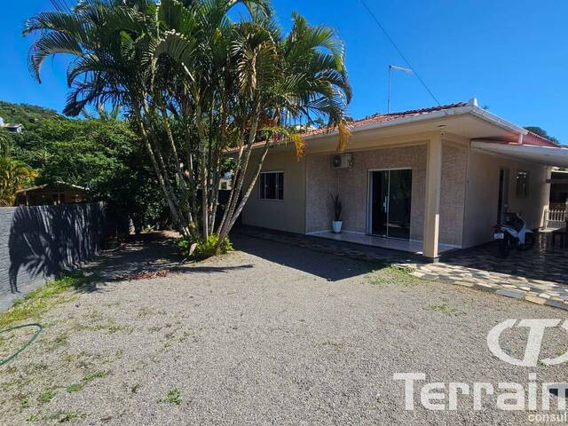 #933 - Casa para Venda em Garopaba - SC