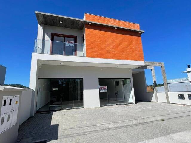 #966 - Apartamento para Venda em Garopaba - SC