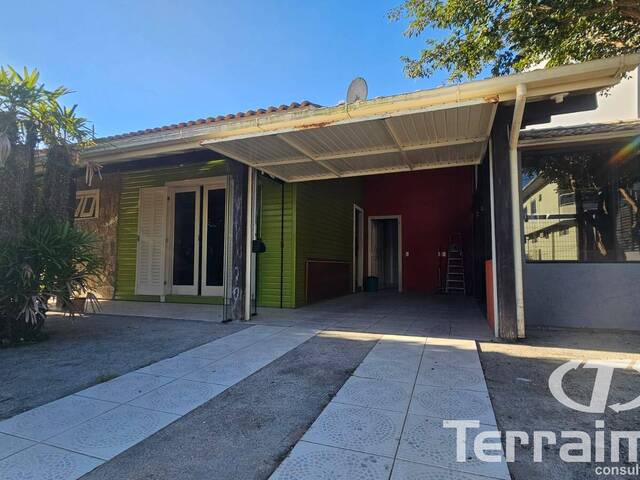 #988 - Casa para Locação em Garopaba - SC