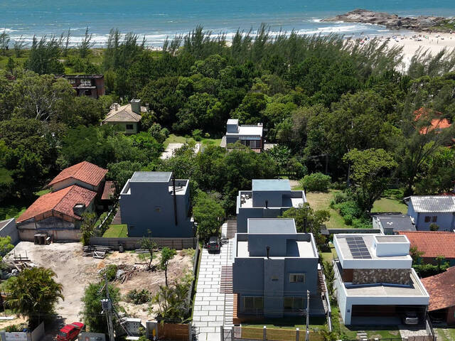 #989 - Casa em condomínio para Venda em Garopaba - SC