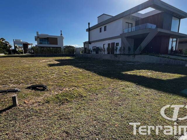 #1042 - Terreno em condomínio para Venda em Garopaba - SC