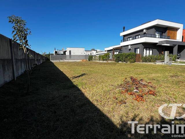 #1044 - Terreno em condomínio para Venda em Garopaba - SC