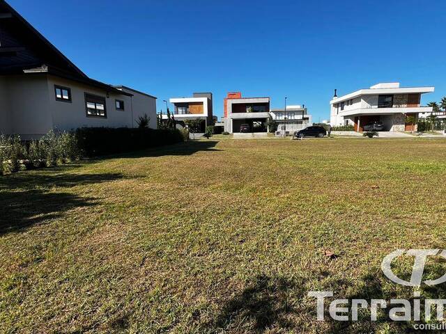 #1047 - Terreno em condomínio para Venda em Garopaba - SC