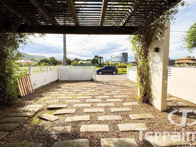 #1059 - Casa para Locação em Garopaba - SC